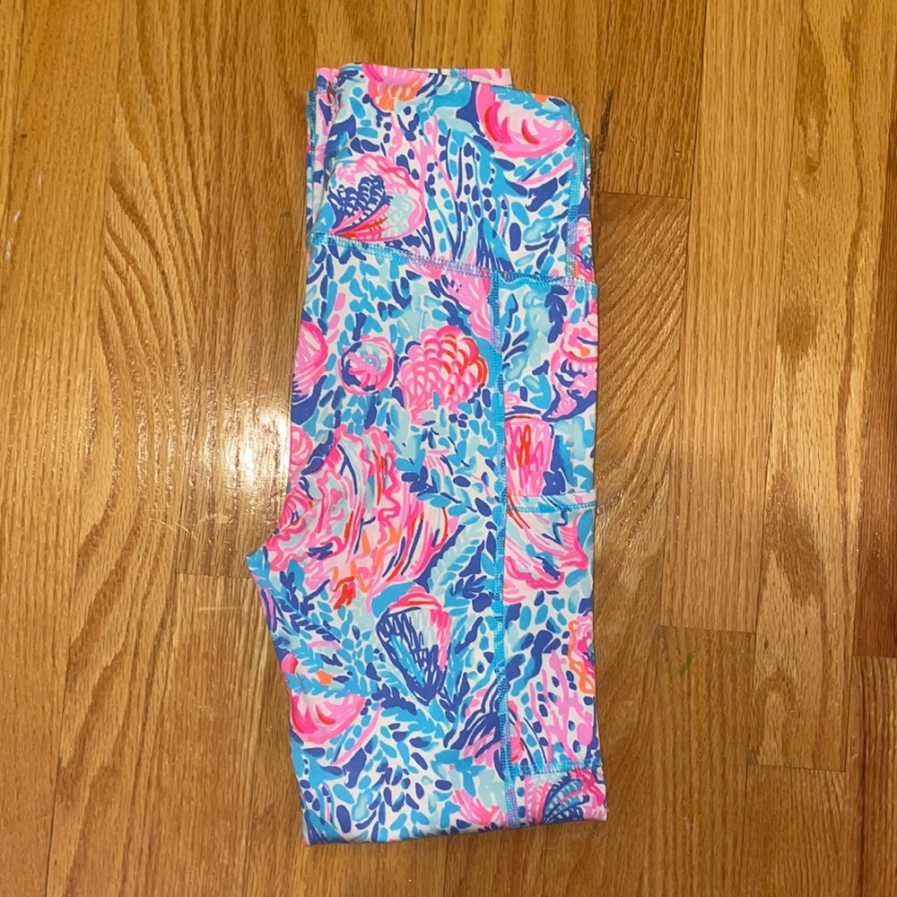 NWOT Lilly Pulitzer UPF 50+ Luxletic 24" Weekender High-Rise Midi Legging